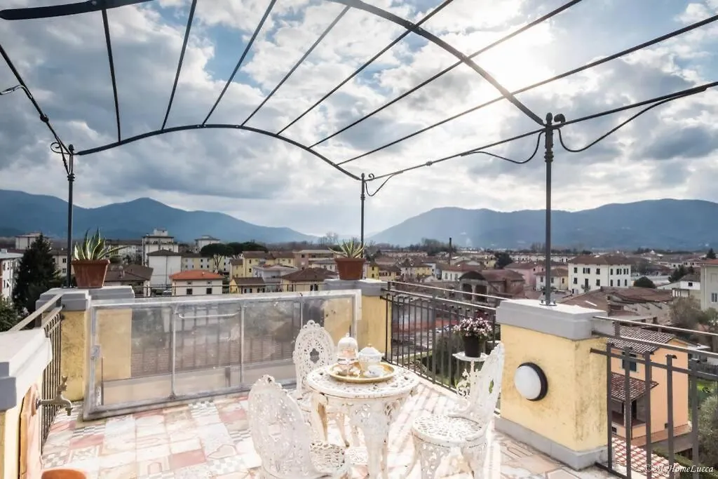 Apartment Casa Maria - Attico Di Lusso Vicino Alle Mura Lucca Italy